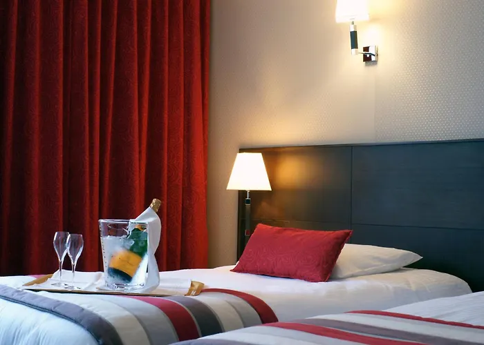 Le Manoir Hotel