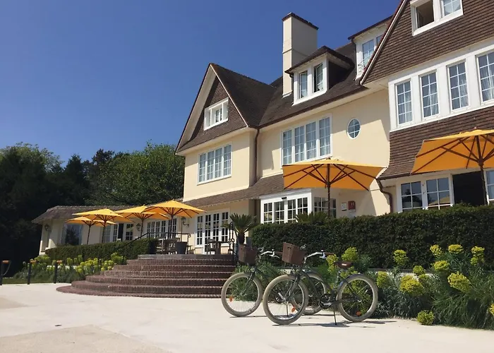 Le Manoir Hotel